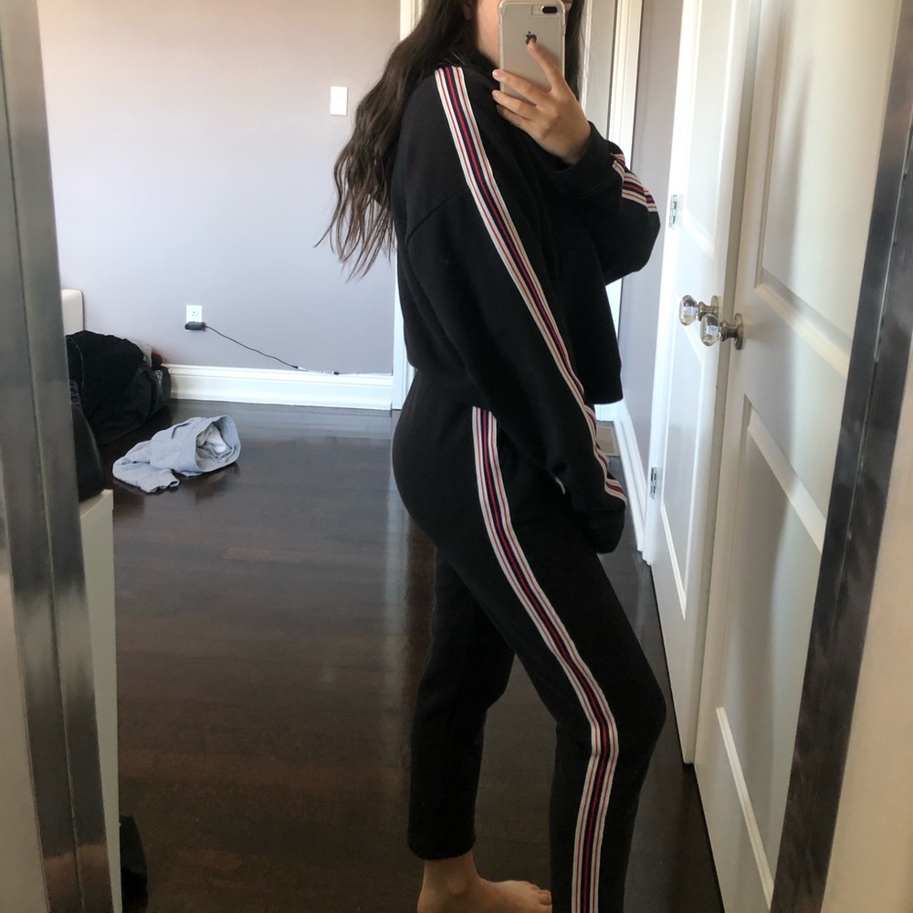Aritzia/TNA black sweatpants